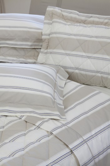 lencol-roupa-de-cama-travesseiro-colcha
